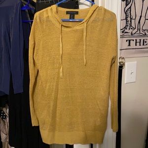 Large Mustard Tahari Sweater